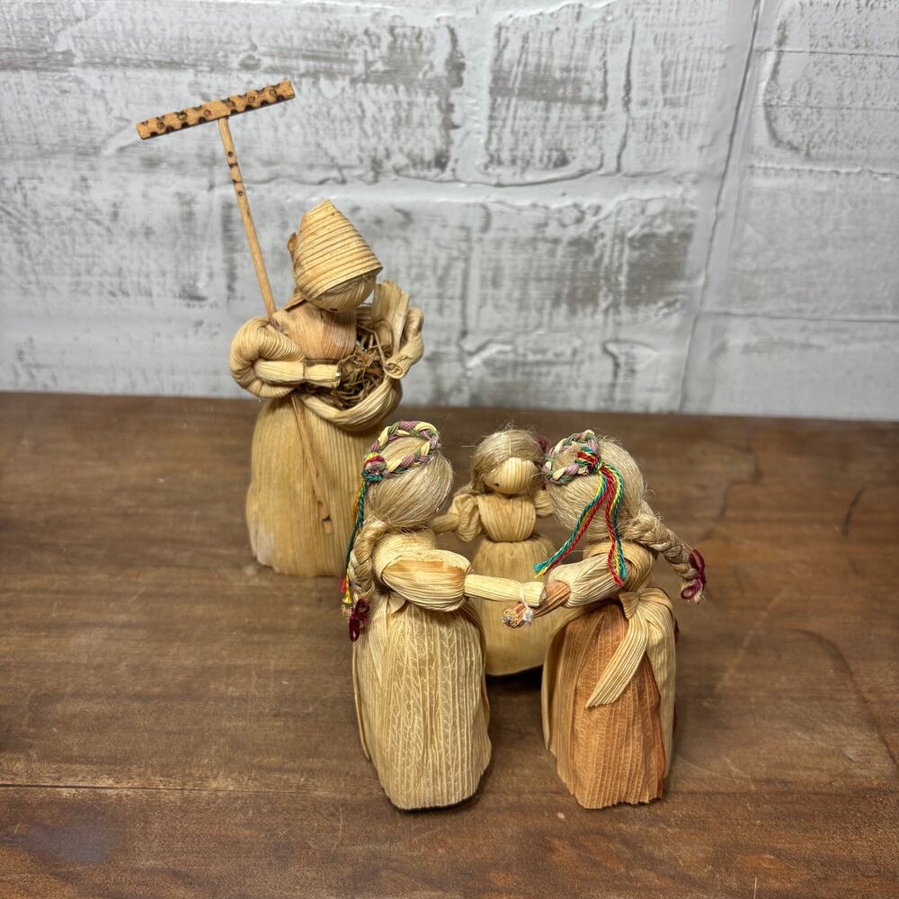 Vintage Handmade Folk Art Corn Husk Dolls Set